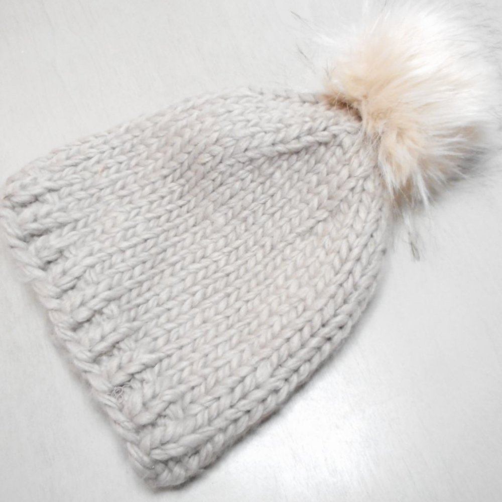 Echo Chunky Winter Beanie with Faux Fur Puff